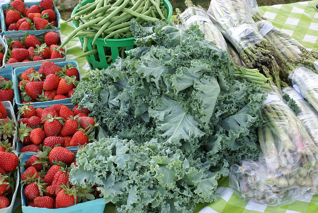 Picture of strawberries and kale at a local Delaware Farmers' Market